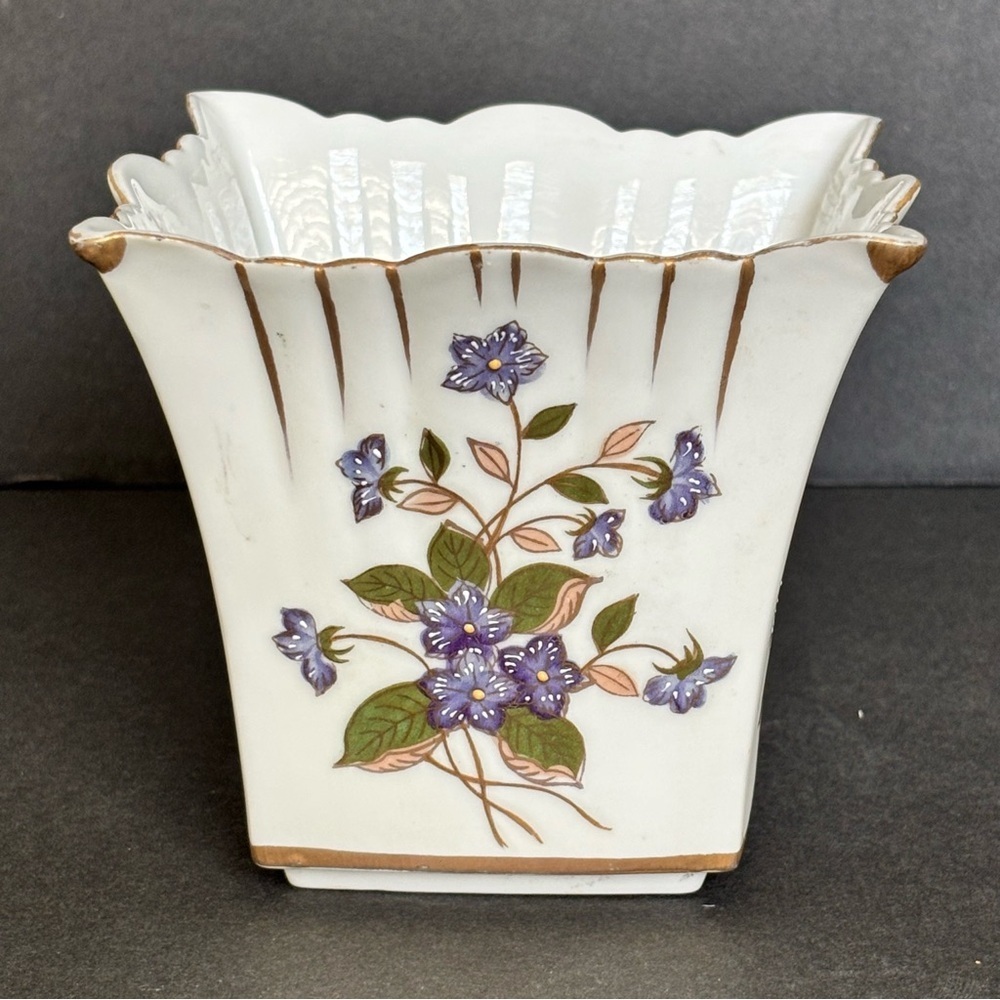 Vintage LEFTON Vase Planter White Bisque Hand Painted Scalloped Gold Edge 50’s - Picture 3 of 6